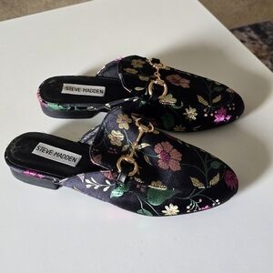 Steve Madden floral embroidered with golden buckle mules size 37